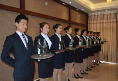 注定“吃青春饭”的8个大学专业,45岁就退休,网友:真不受待见